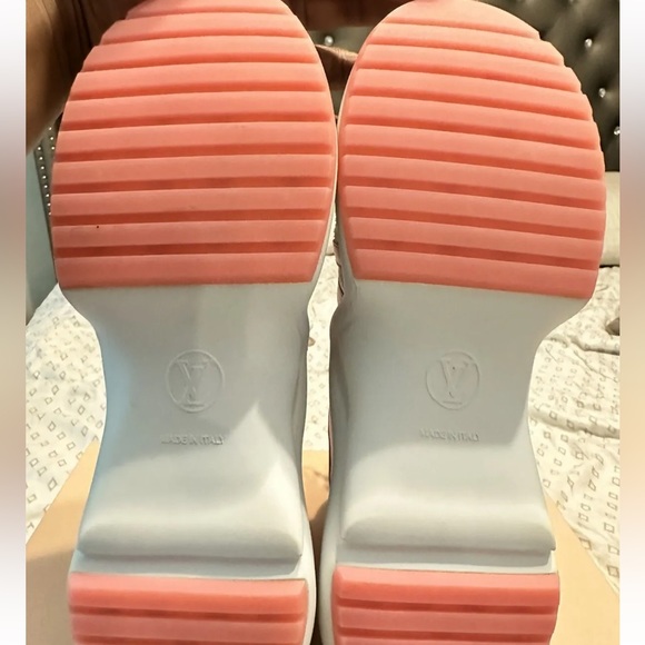 Louis Vuitton Archlight Sneakers!!! Size 9.5 😍😍😍 - Picture 6 of 7